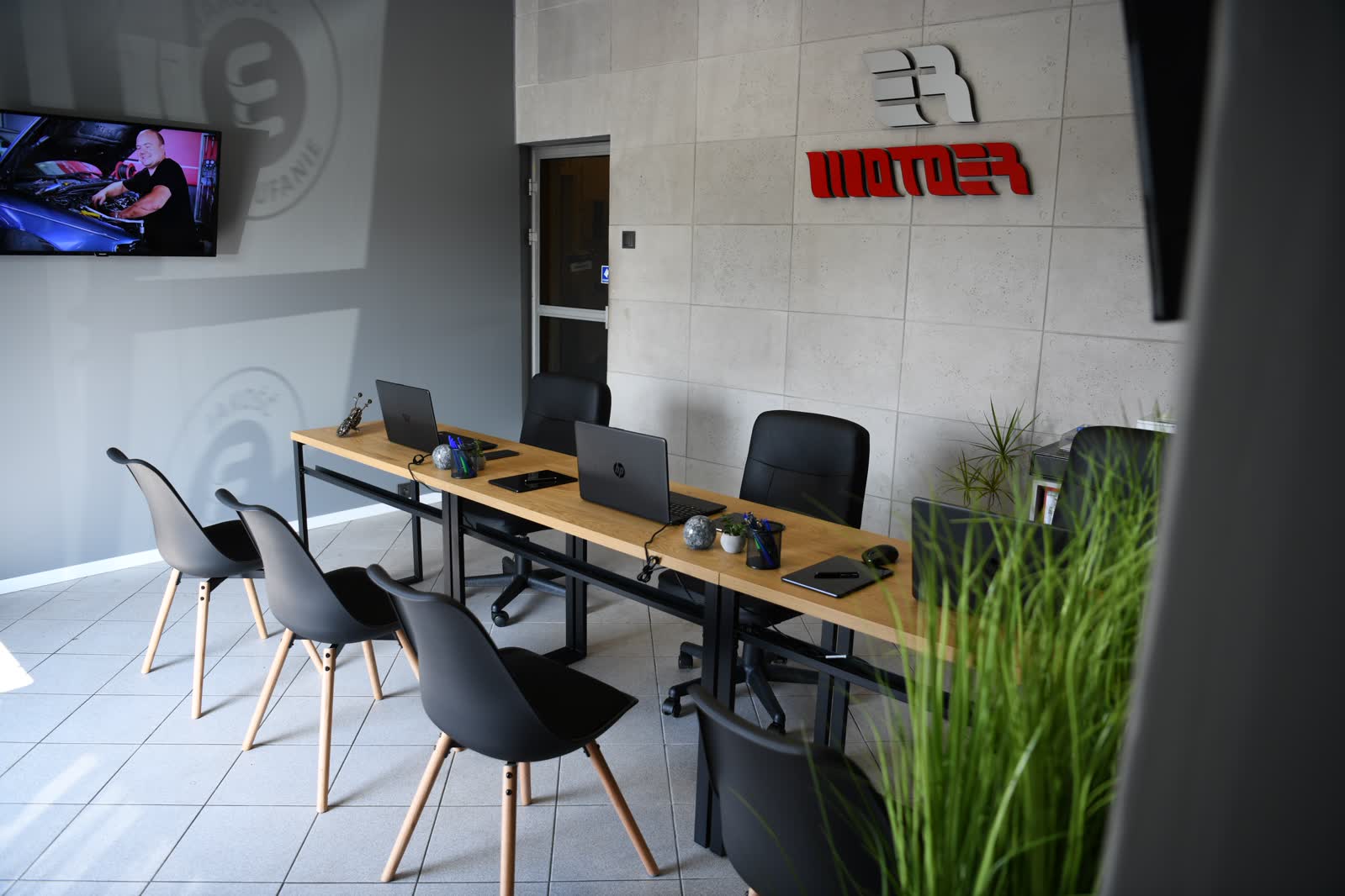 Arval Center MOTOER - obsługa kierowców z Piekar Śląskich (zaplecze dla kierowców)