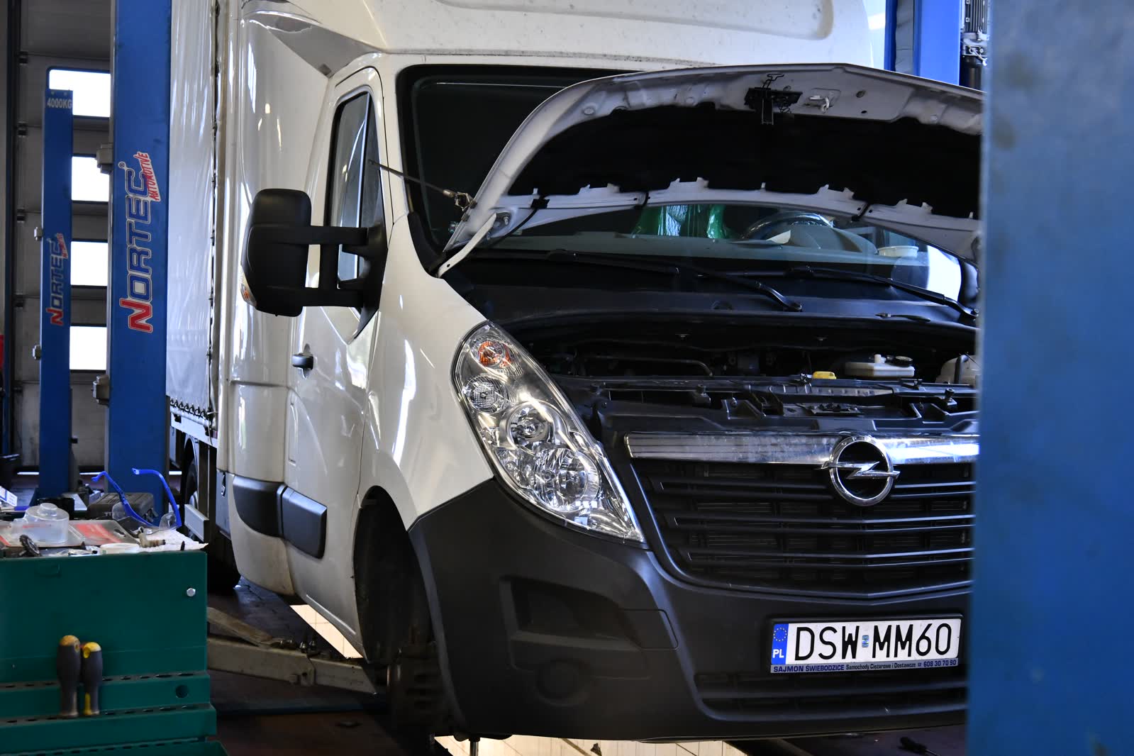 Arval Center MOTOER - serwis marki Citroen (poczekalnia i miejsce do pracy)