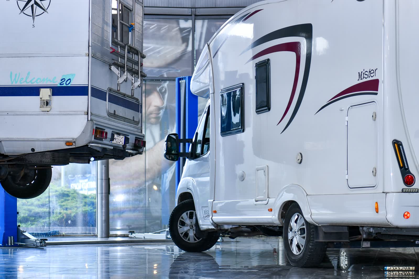 Arval Center MOTOER - usługa wymiana zacisku hamulcowego (hala serwisowa)