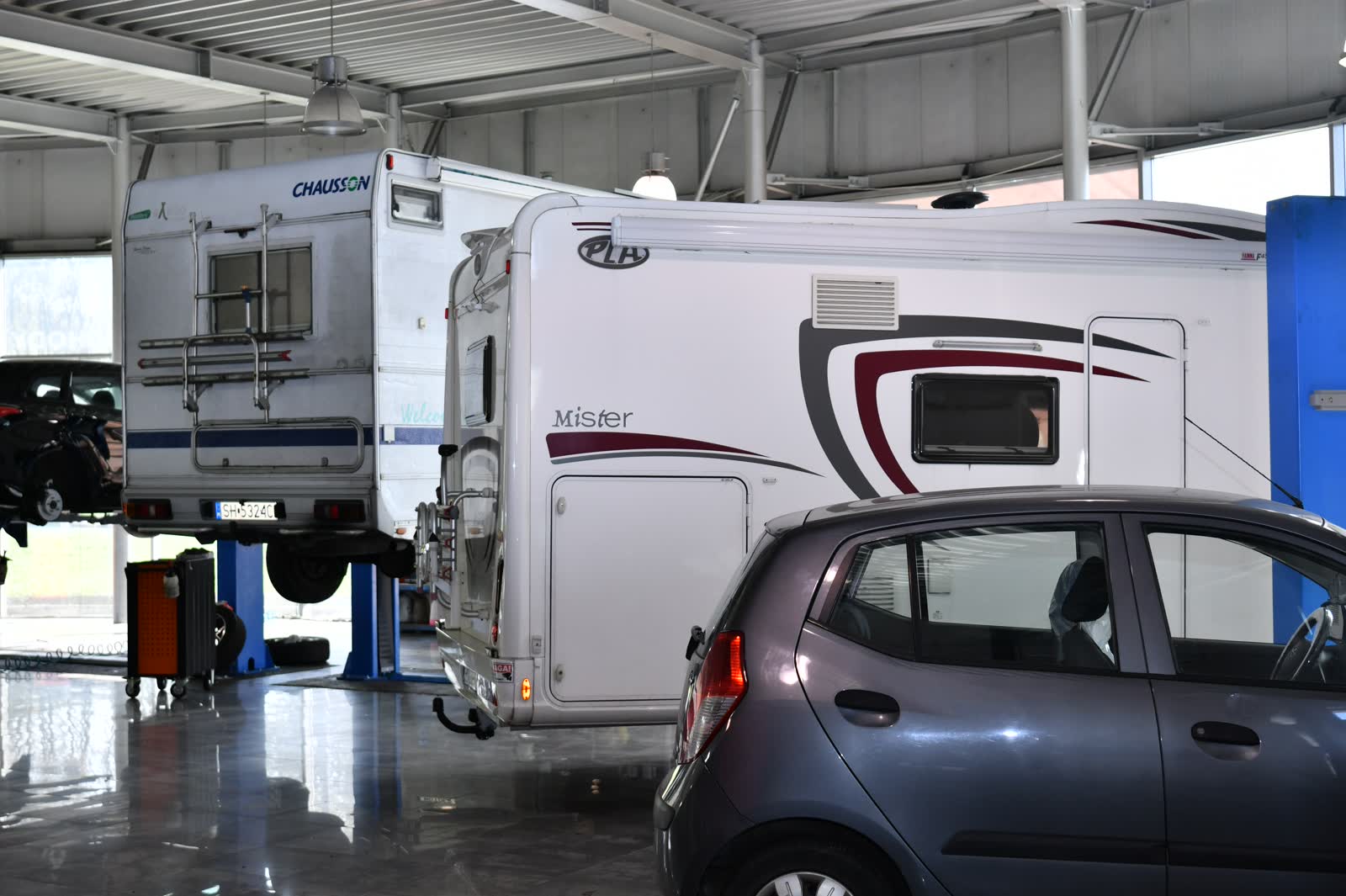 Arval Center MOTOER - usługa wyważanie kół (strefa przyjęcia)