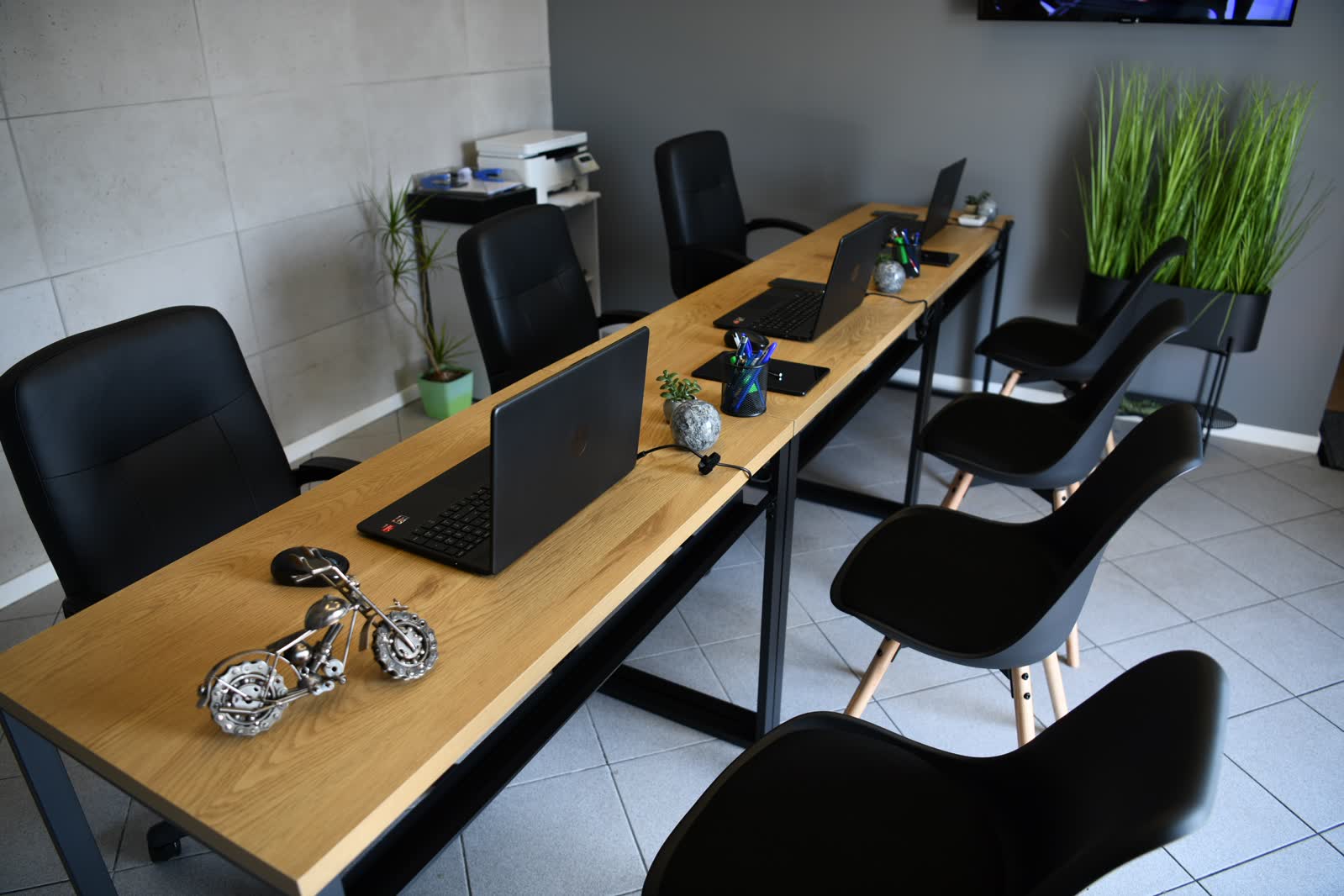 Arval Center MOTOER - obsługa kierowców z Katowic (poczekalnia i miejsce do pracy)