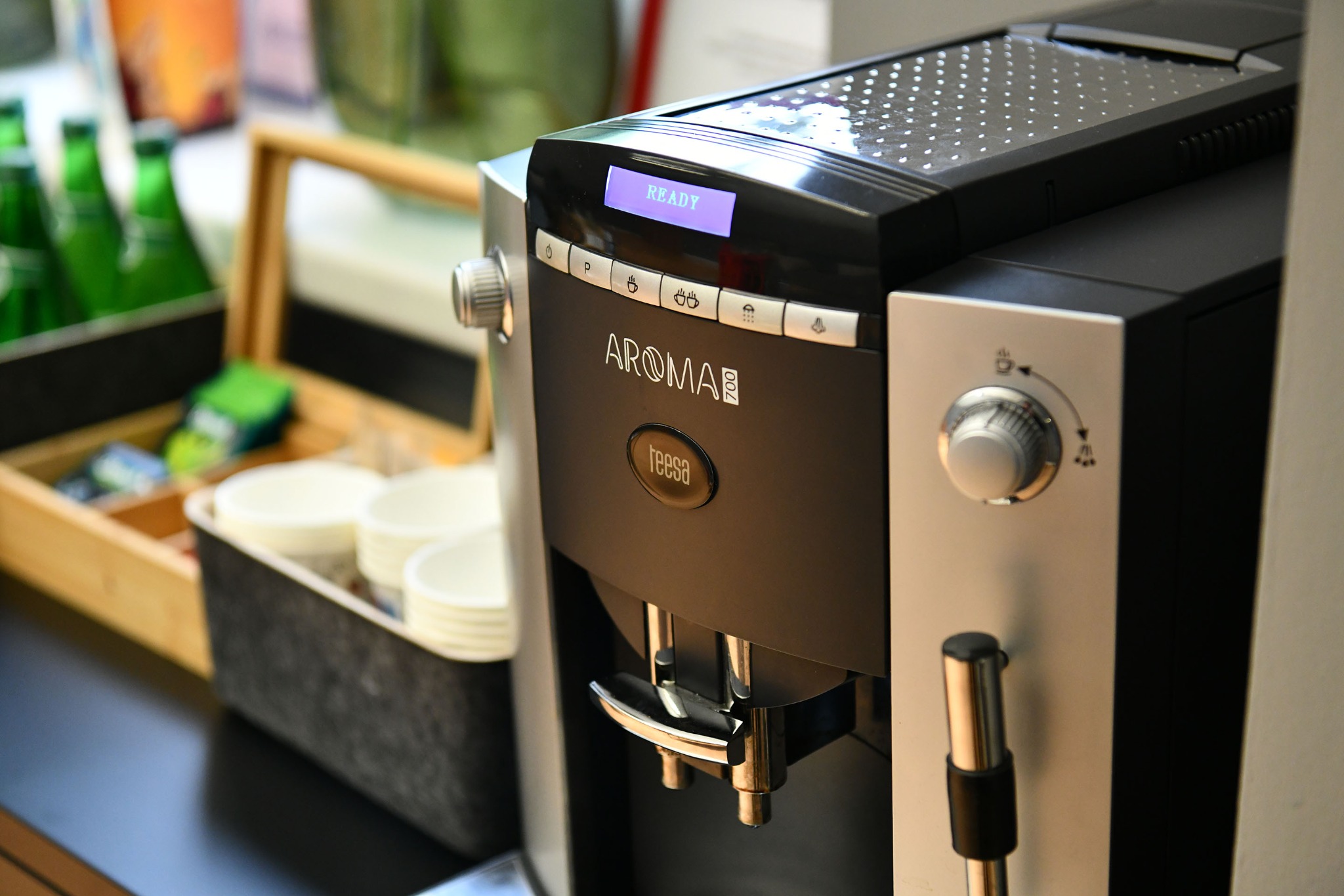 Darmowa kawa dla klientów Arval w poczekalni