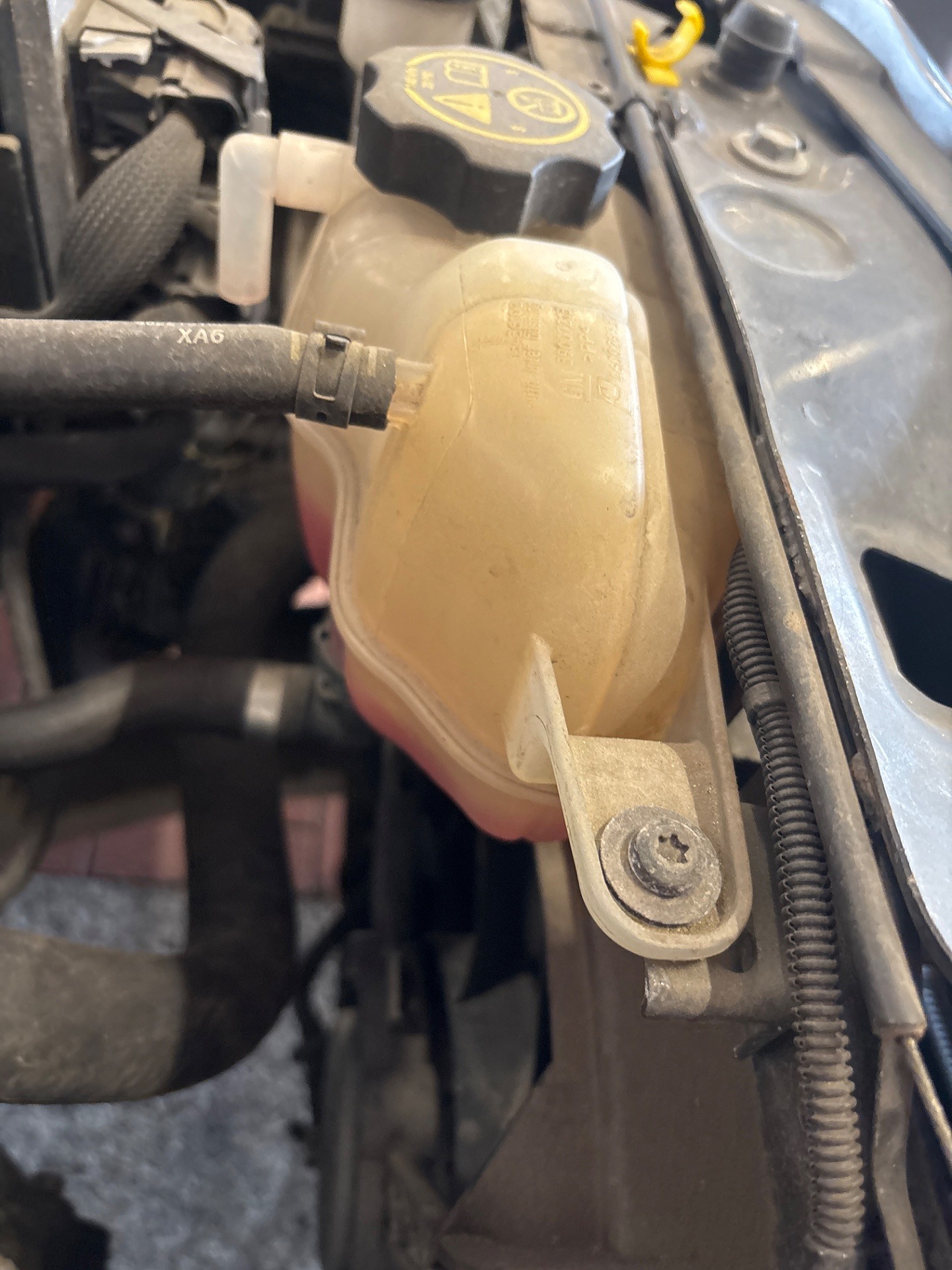 Poziom płynu chłodniczego - OPEL CORSA E