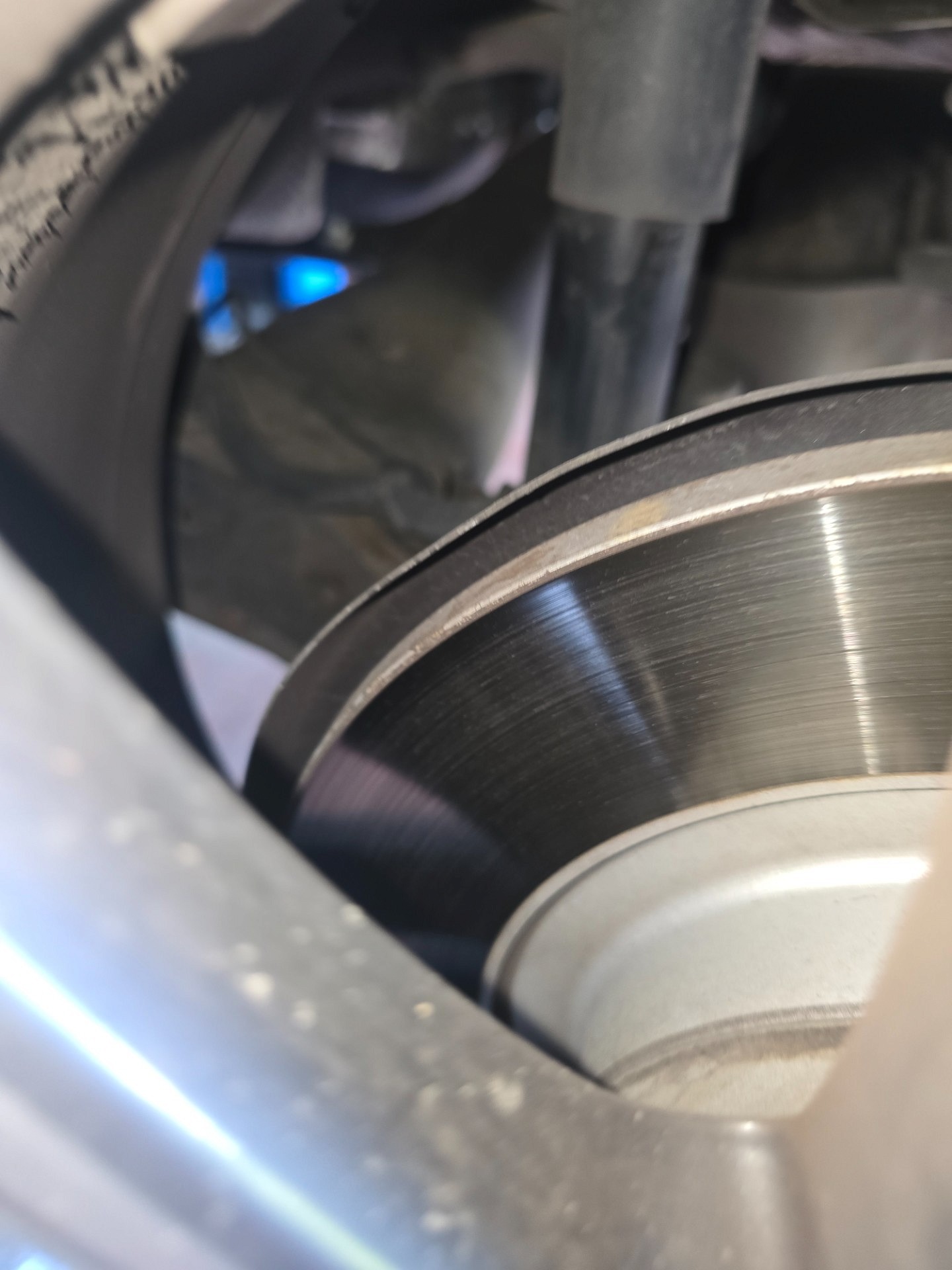 Stan tarcz hamulcowych tylnej osi - PEUGEOT 5008 II