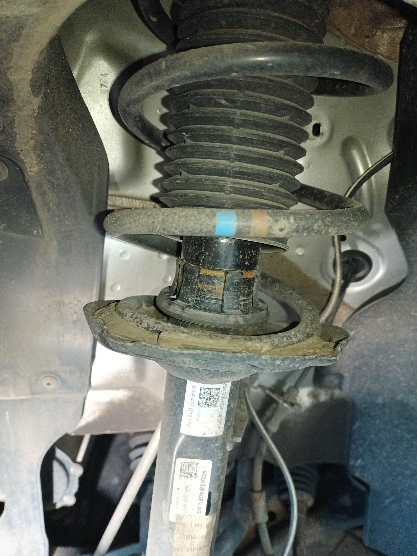 Sprężyny przedniej osi - VW GOLF VIII