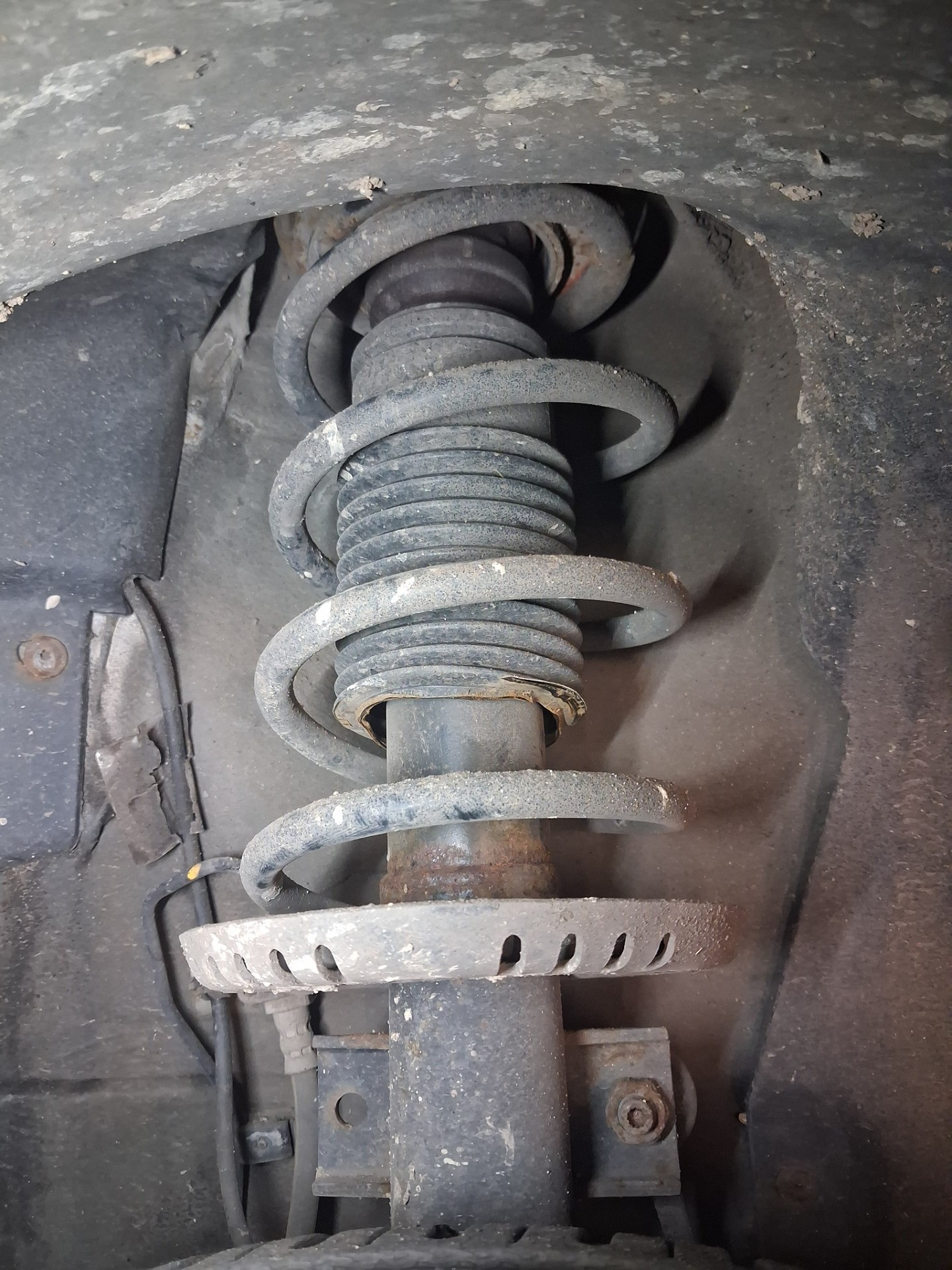 Przednie amortyzatory - VW POLO