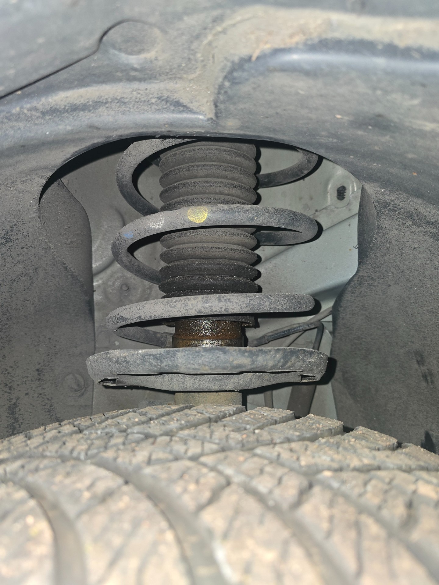 Amortyzatory na przedniej osi - CITROËN C4 CACTUS