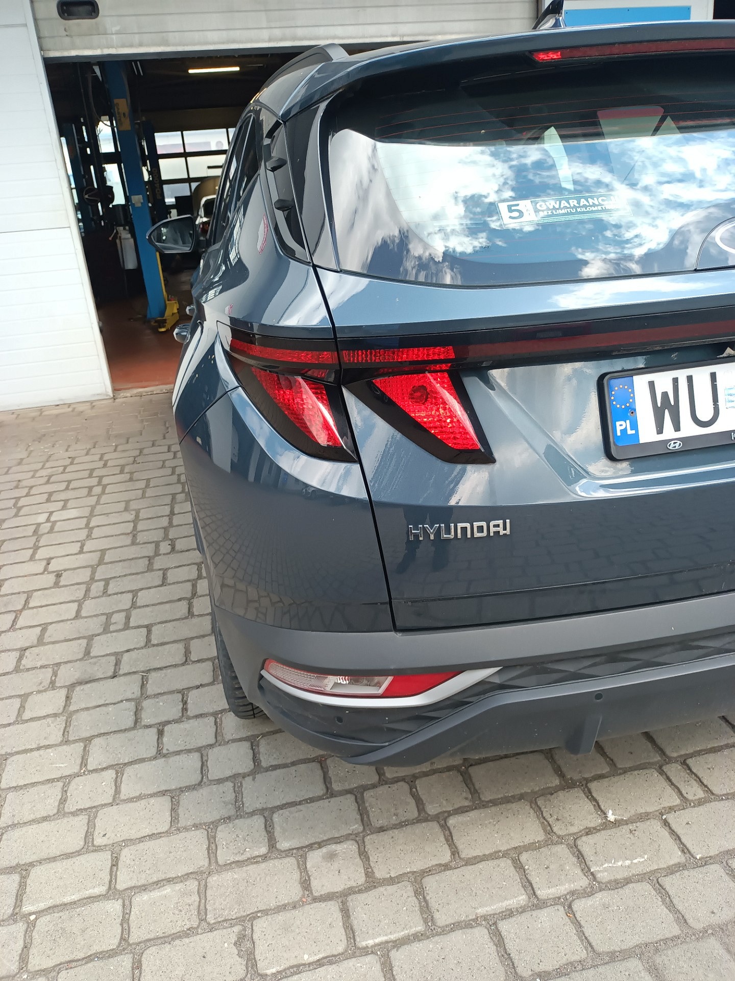 Oświetlenie zewnętrzne z tyłu - HYUNDAI TUCSON