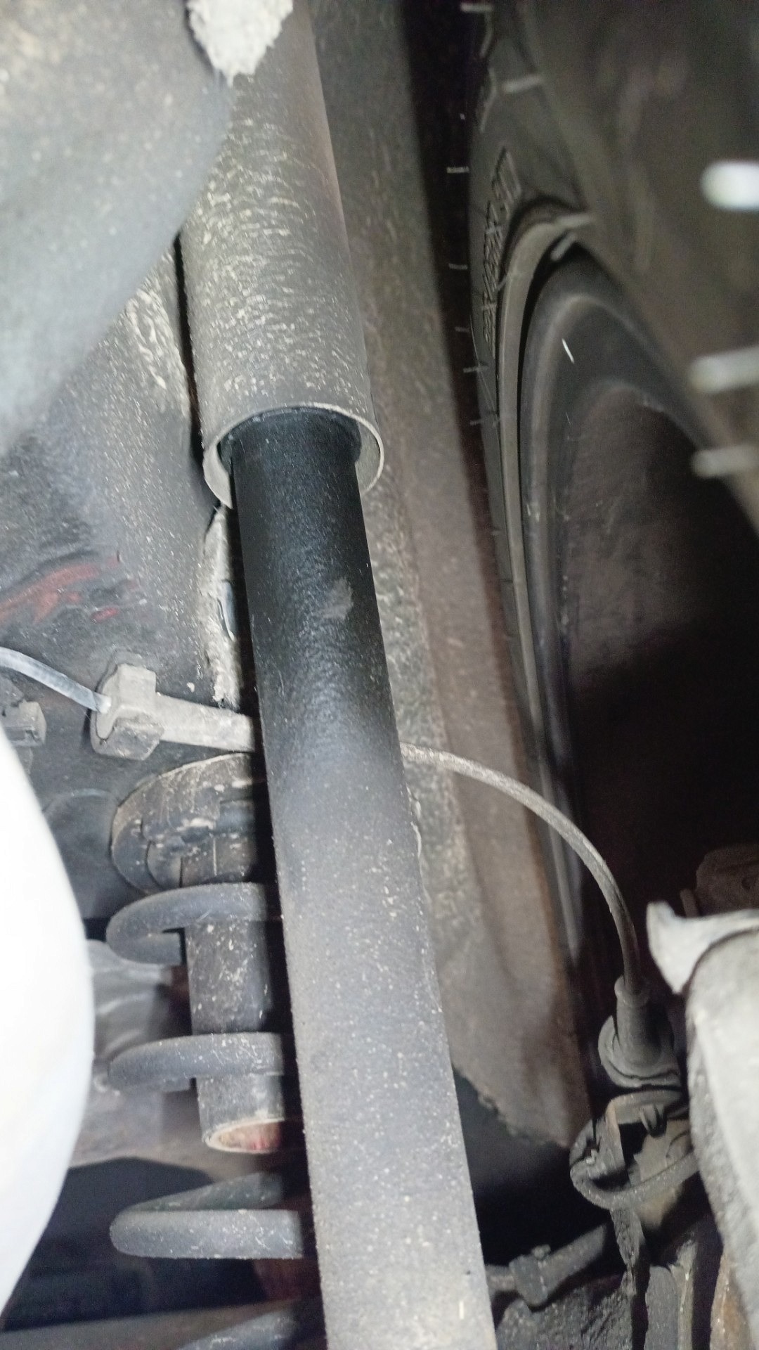 Tylna oś: stan amortyzatorów - HONDA CIVIC IX