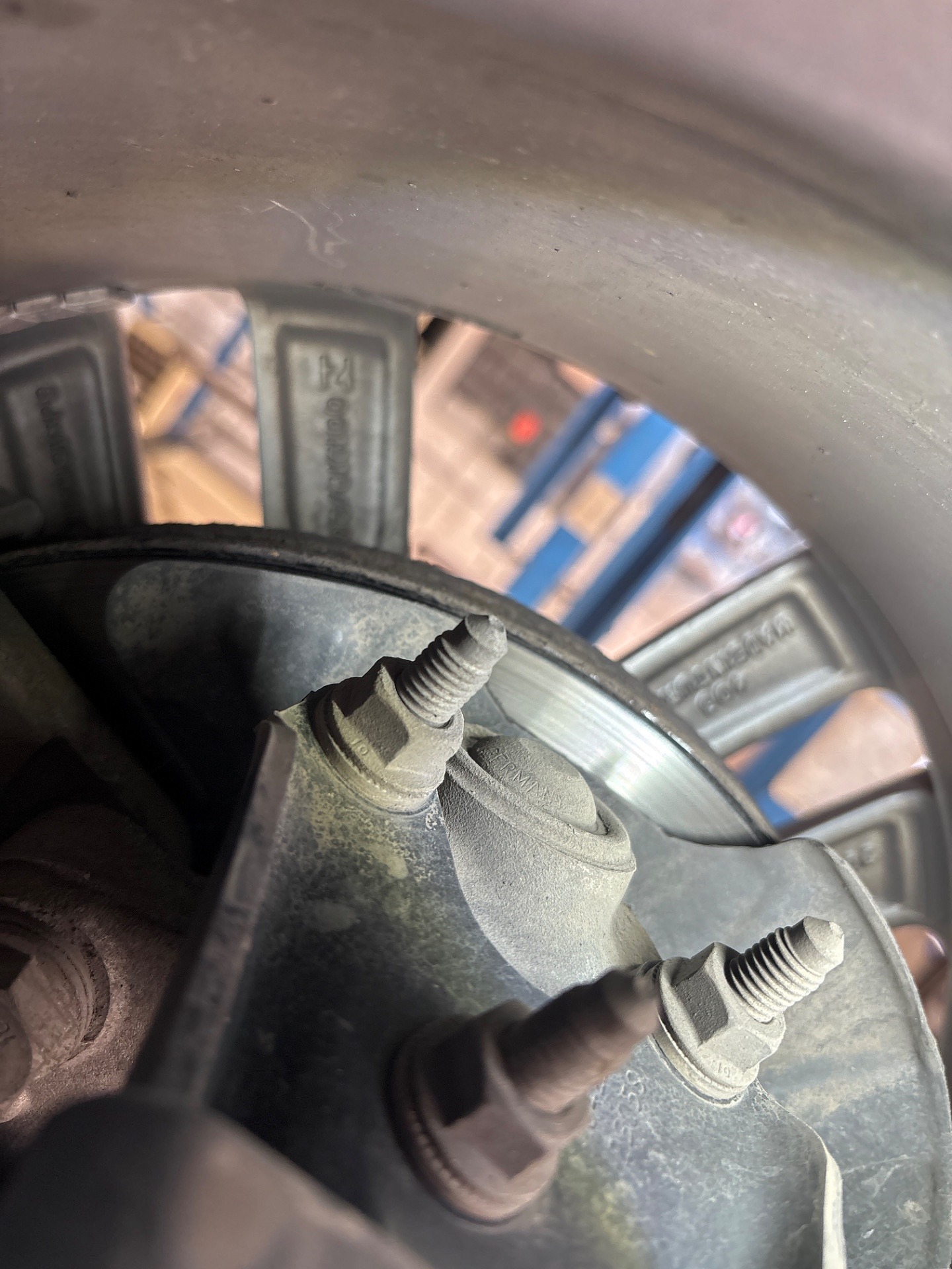 Stan tarcz hamulcowych na przedniej osi - VW PASSAT B8 Variant