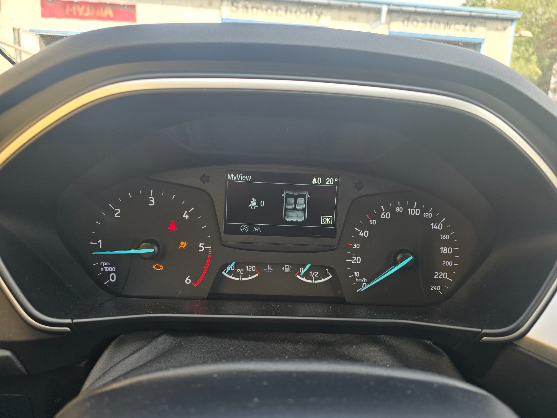 Wskazania deski rozdzielczej - FORD FOCUS IV